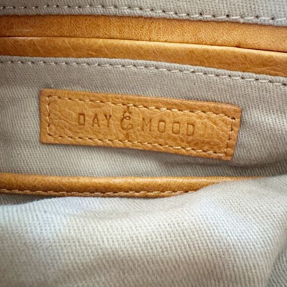 Day & Mood Genuine Leather Sting Backpack Brown - Picture 7 of 9